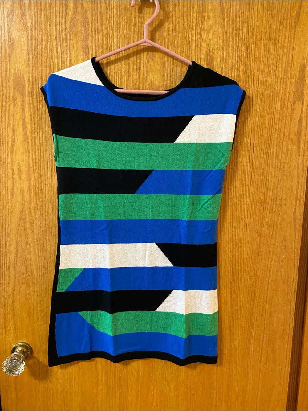 Melanie Lyne Geometric Sleeveless Top in Blue & Green Size P/S